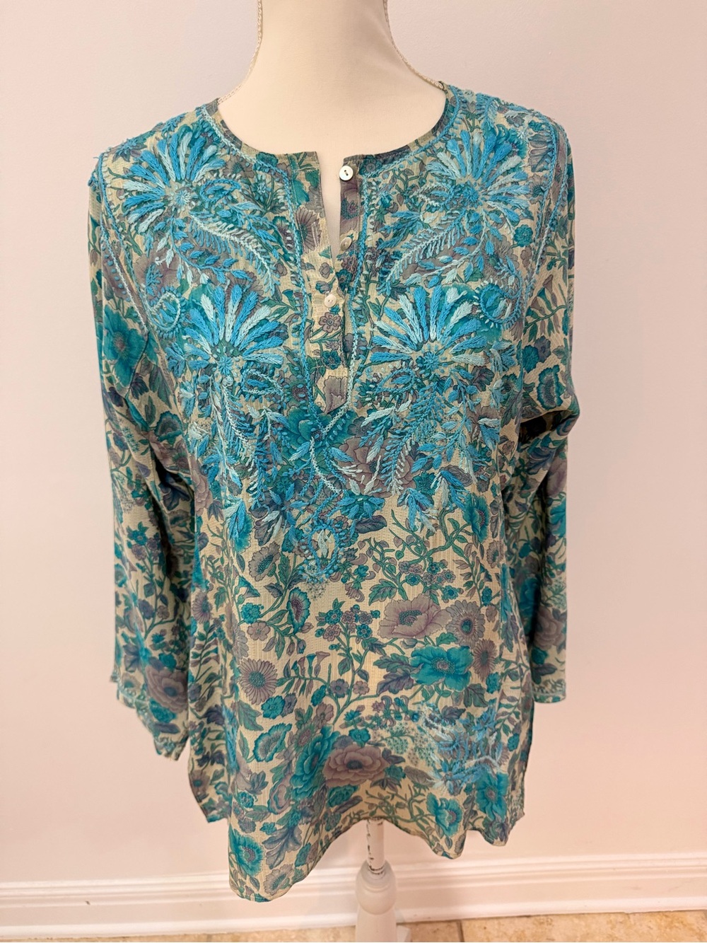 Embroidered Floral Split-Neck Women’s Top in Teal